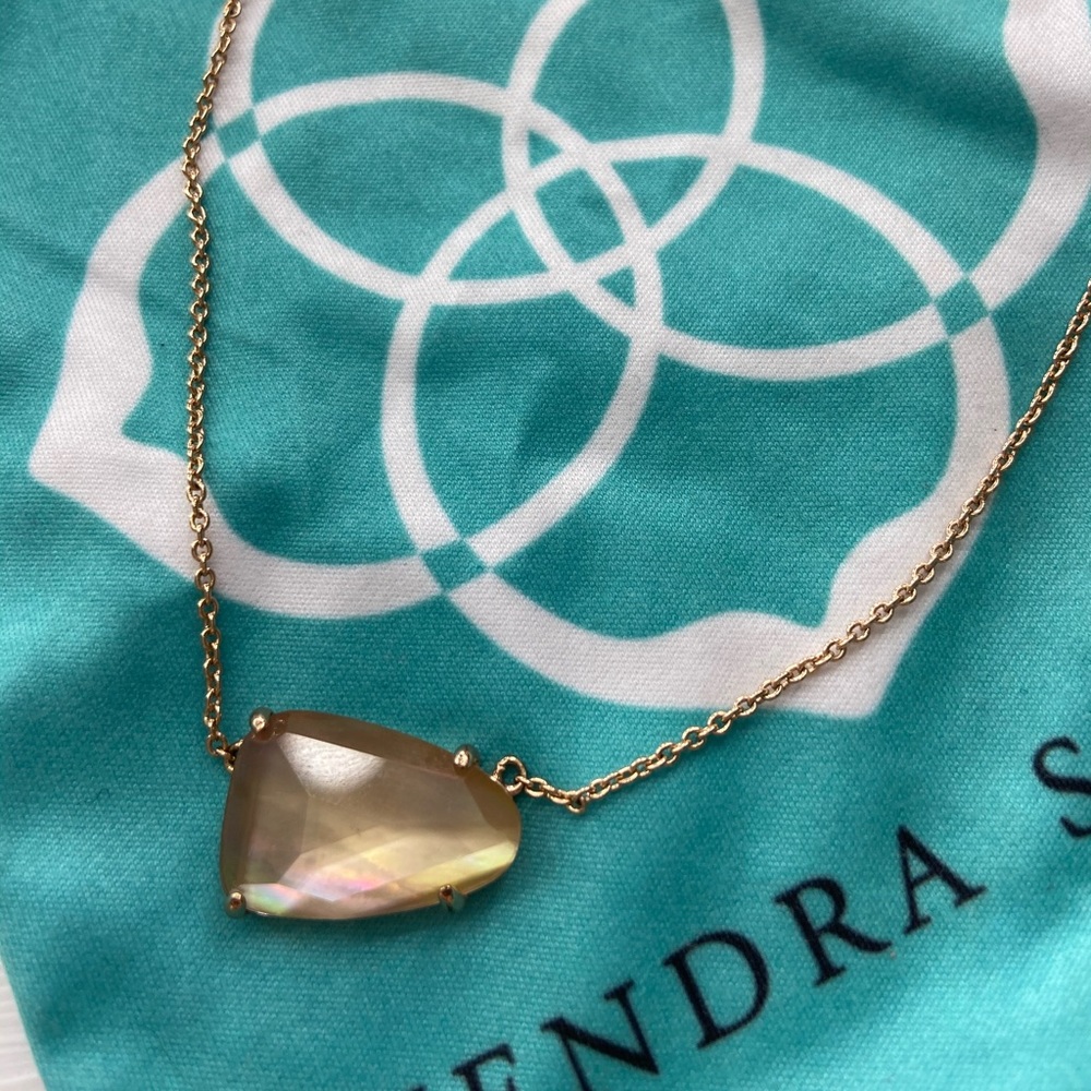 rose gold Kendra Scott necklace